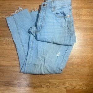 Boyfriend distressed jeans